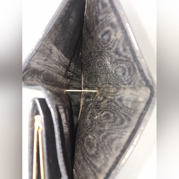 Auth Chanel Caviar Timeless Coco Mark Wallet - Picture 10 of 10